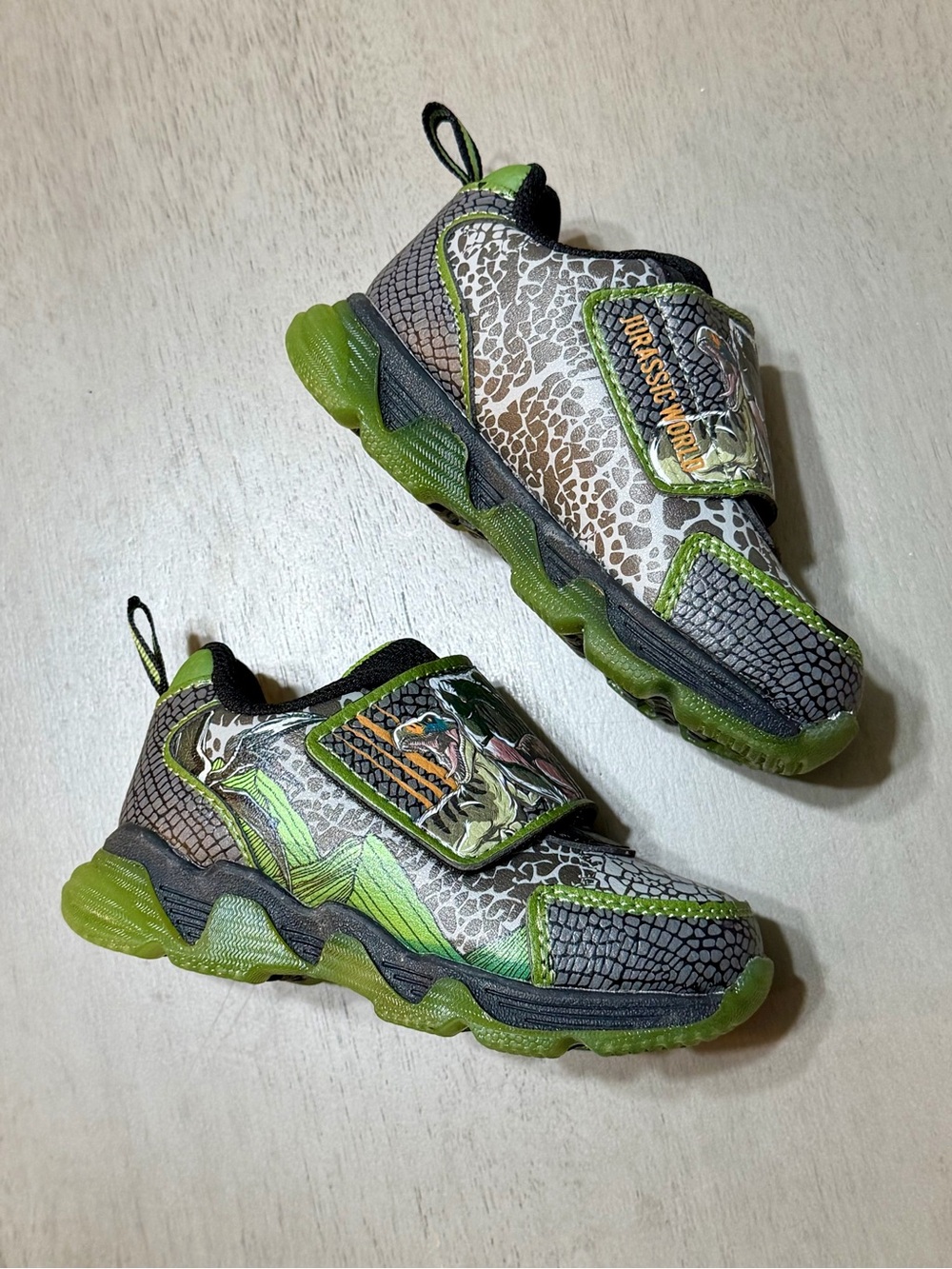 Jurassic World Toddler 7 Light-Up Sneakers